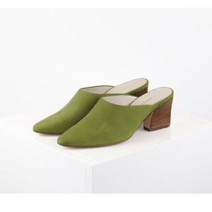 INTENTIONALLY BLANK ‘Arches’ mule size 8/38